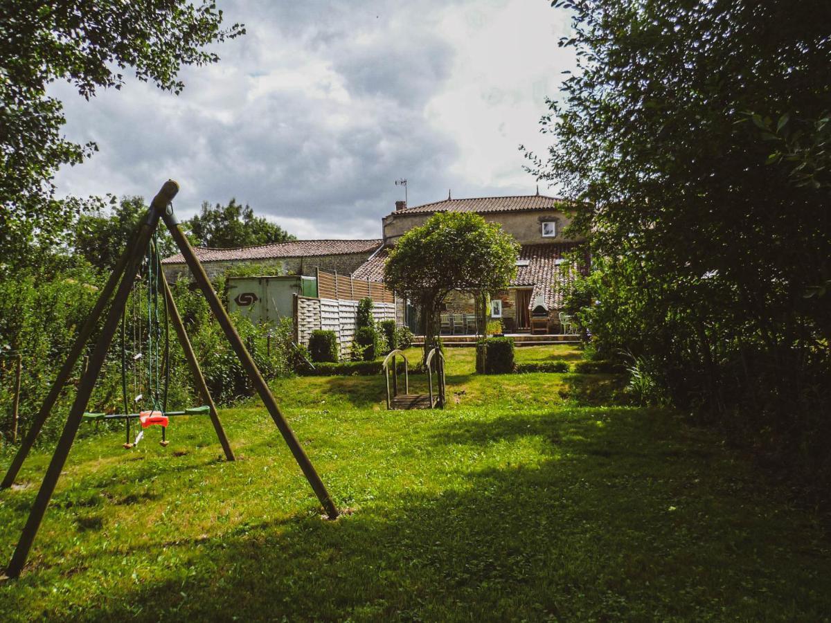 La Laujere Ivie - Gite & Piscine Privative Saint-Hilaire-du-Bois  Екстериор снимка