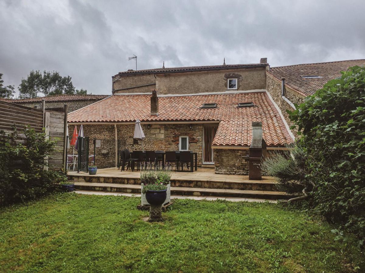 La Laujere Ivie - Gite & Piscine Privative Saint-Hilaire-du-Bois  Екстериор снимка