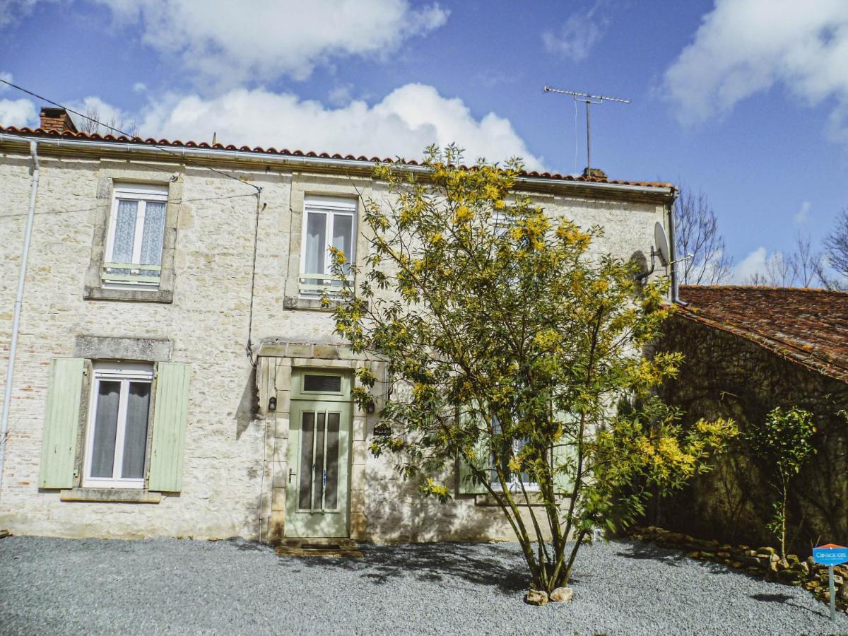La Laujere Ivie - Gite & Piscine Privative Saint-Hilaire-du-Bois  Екстериор снимка