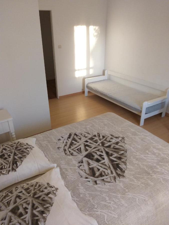La Laujere Ivie - Gite & Piscine Privative Saint-Hilaire-du-Bois  Екстериор снимка