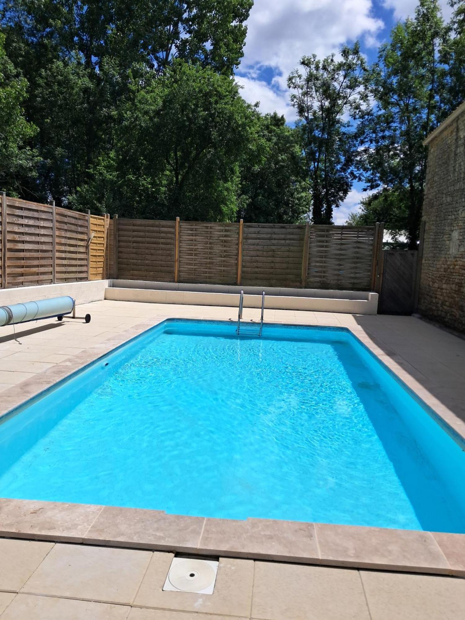 La Laujere Ivie - Gite & Piscine Privative Saint-Hilaire-du-Bois  Екстериор снимка